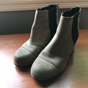 Sorel Lea Wedge boot- dark gray/black